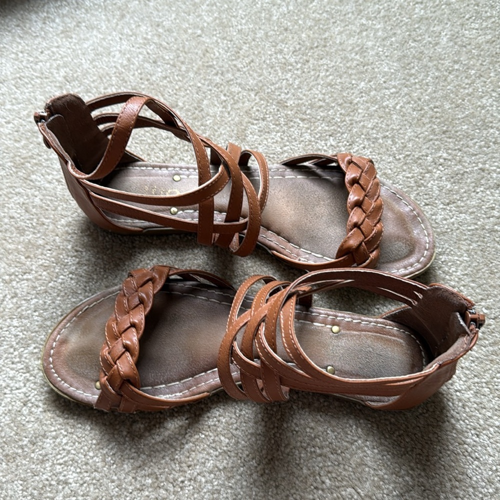 Ollio Women’s Gladiator Sandal - Picture 3 of 8